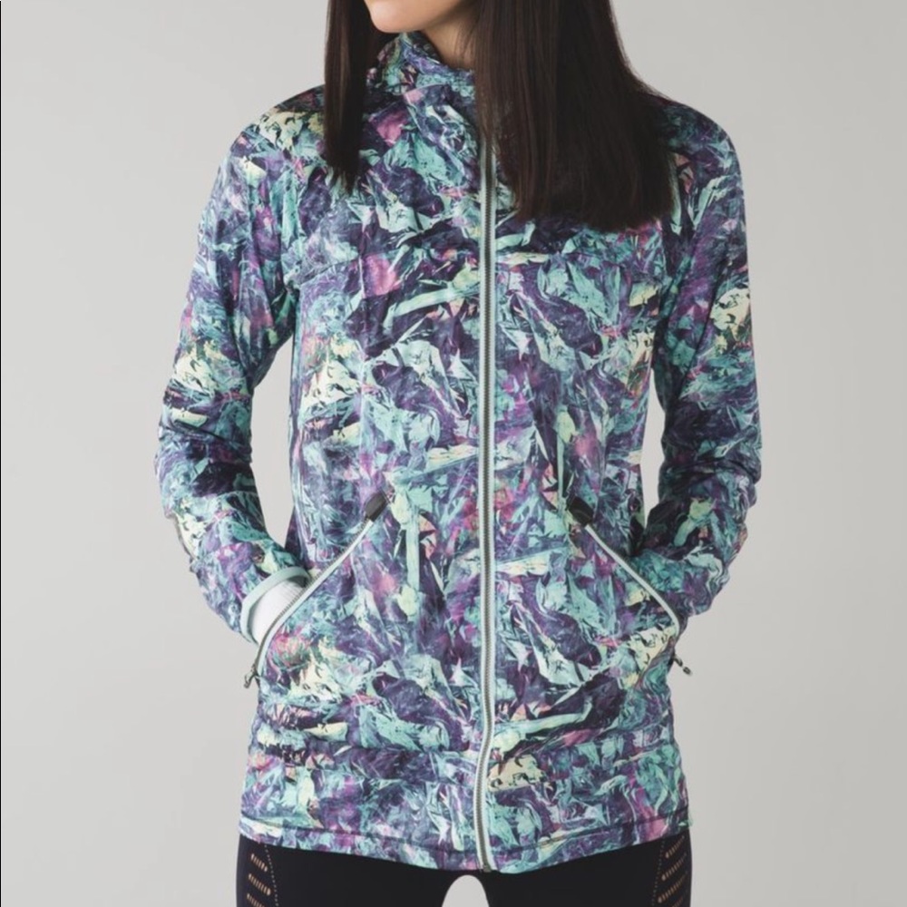 Lululemon Miss Misty jacket ll size 4 iridescent